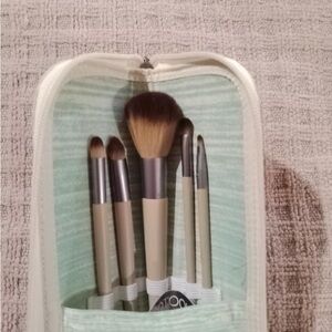 EcoTools 5 Pc. Makeup Brush Set With Zippered Canvas & Cork Pouch